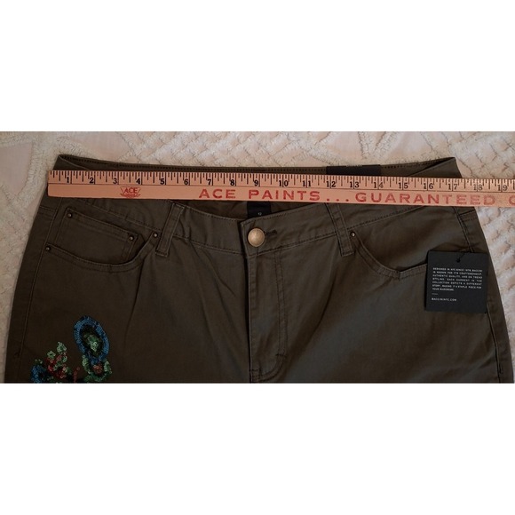 Baccini Women's Size 12 Crop Capri Pants Olive Green Sequins Flowers Pockets NWT - Picture 4 of 8